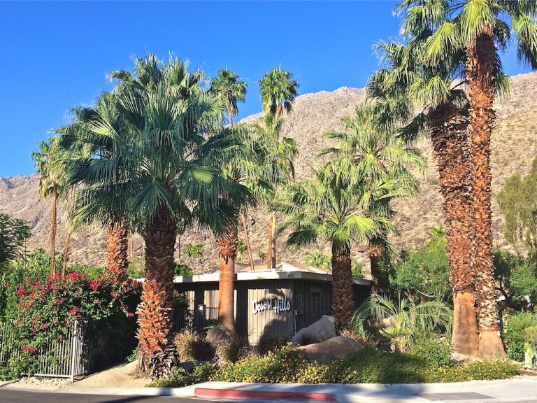 Desert Hills Hotel