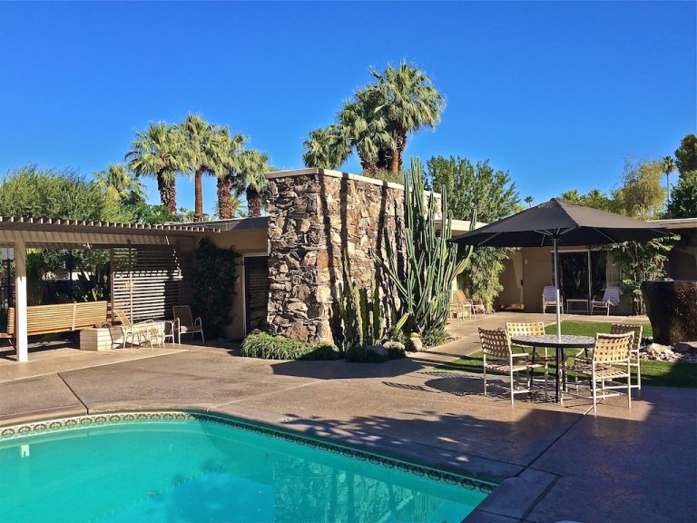 Desert Hills Hotel