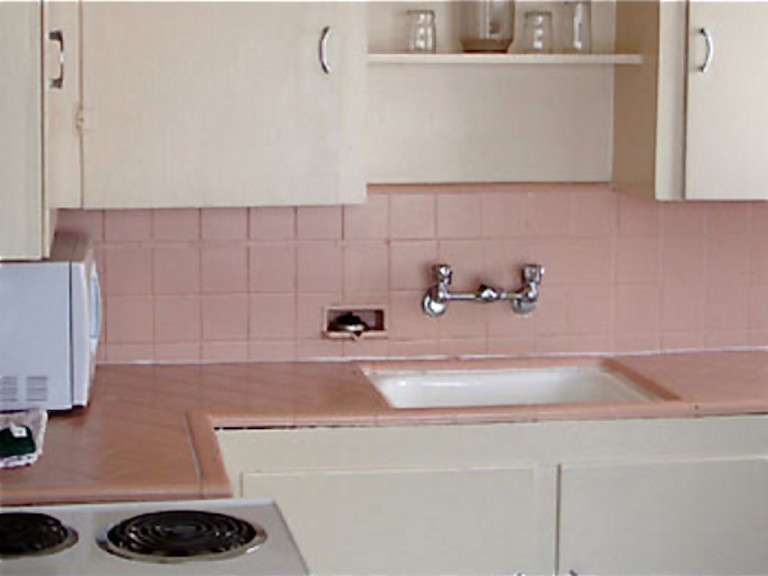 kitchen image from 2400 Court Motel website kitchen image from 2400 Court Motel website