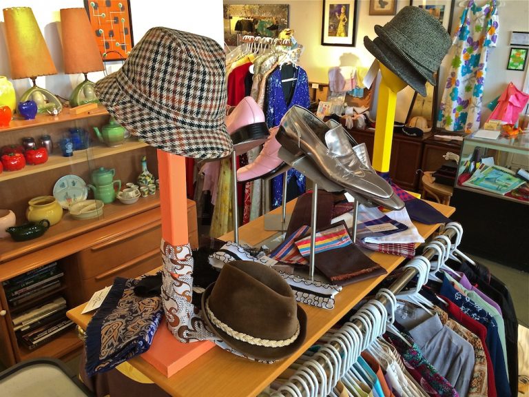 Iconic Atomic Iconic Atomic